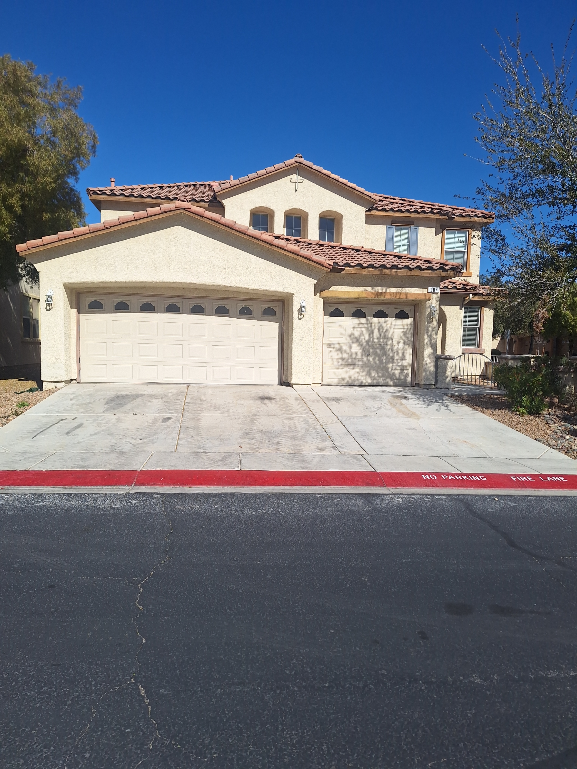 304 Raptors View Avenue